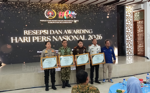 PWI beri penghargaan