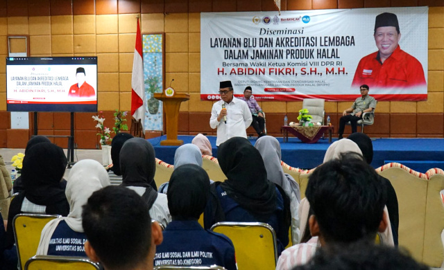 Wakil Ketua Komisi VIII DPRI RI, H. Abidin Fikri.