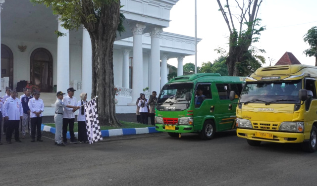 Angkutan gratis pelajar