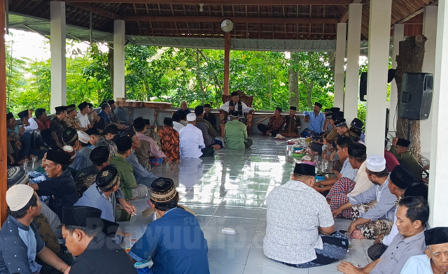 Sedekah bumi di Mbah Sinare