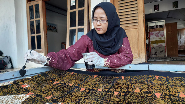 Batik kembang sambiloto
