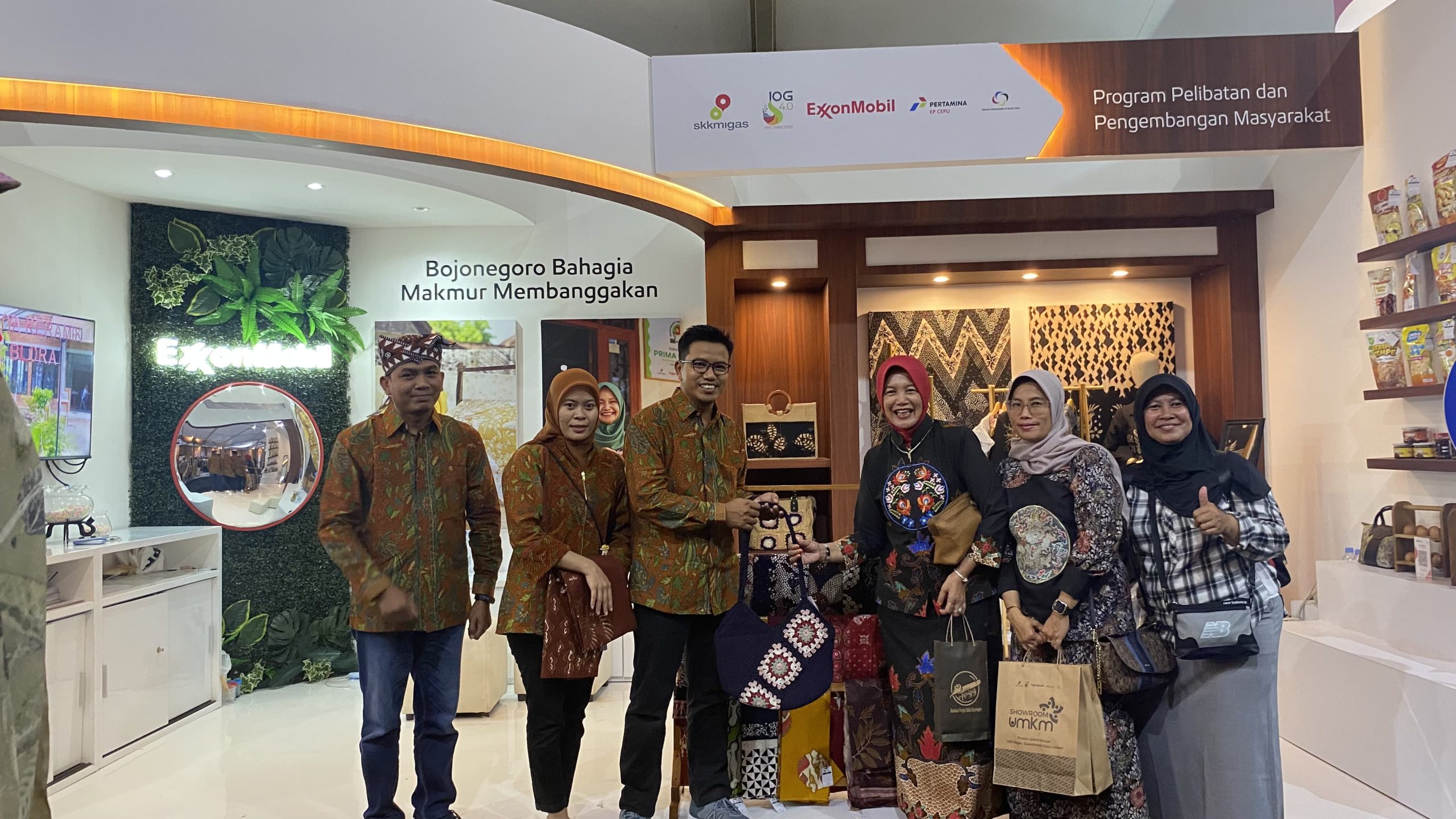 Bojonegoro Wastra Batik Festival.