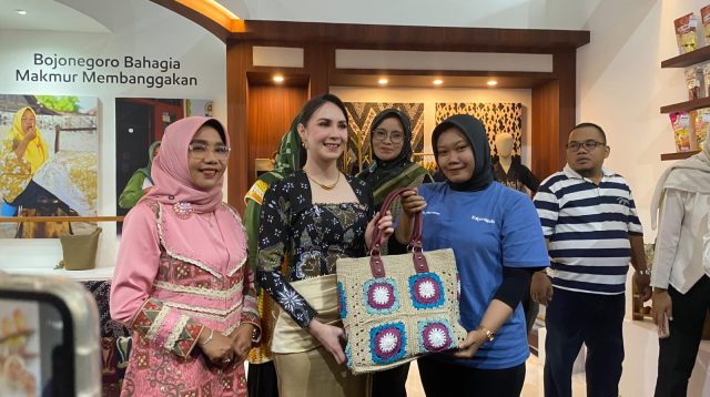 Bojonegoro Wastra Batik Festival.