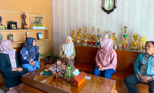 Wakil Ketua DPRD Jatim, Sri Wahyuni sidak di SMAN 1 Bojonegoro.