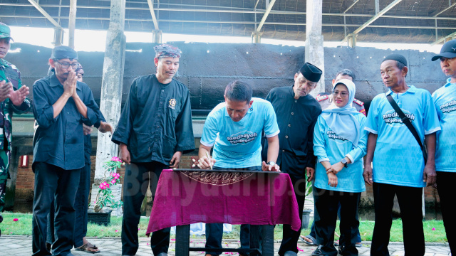 Bupati Setyo Wahono resmikan wisata sejarah perahu besi kuno