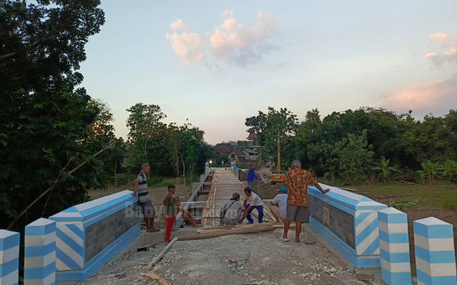 Pembangunan jembatan Ngrejeng