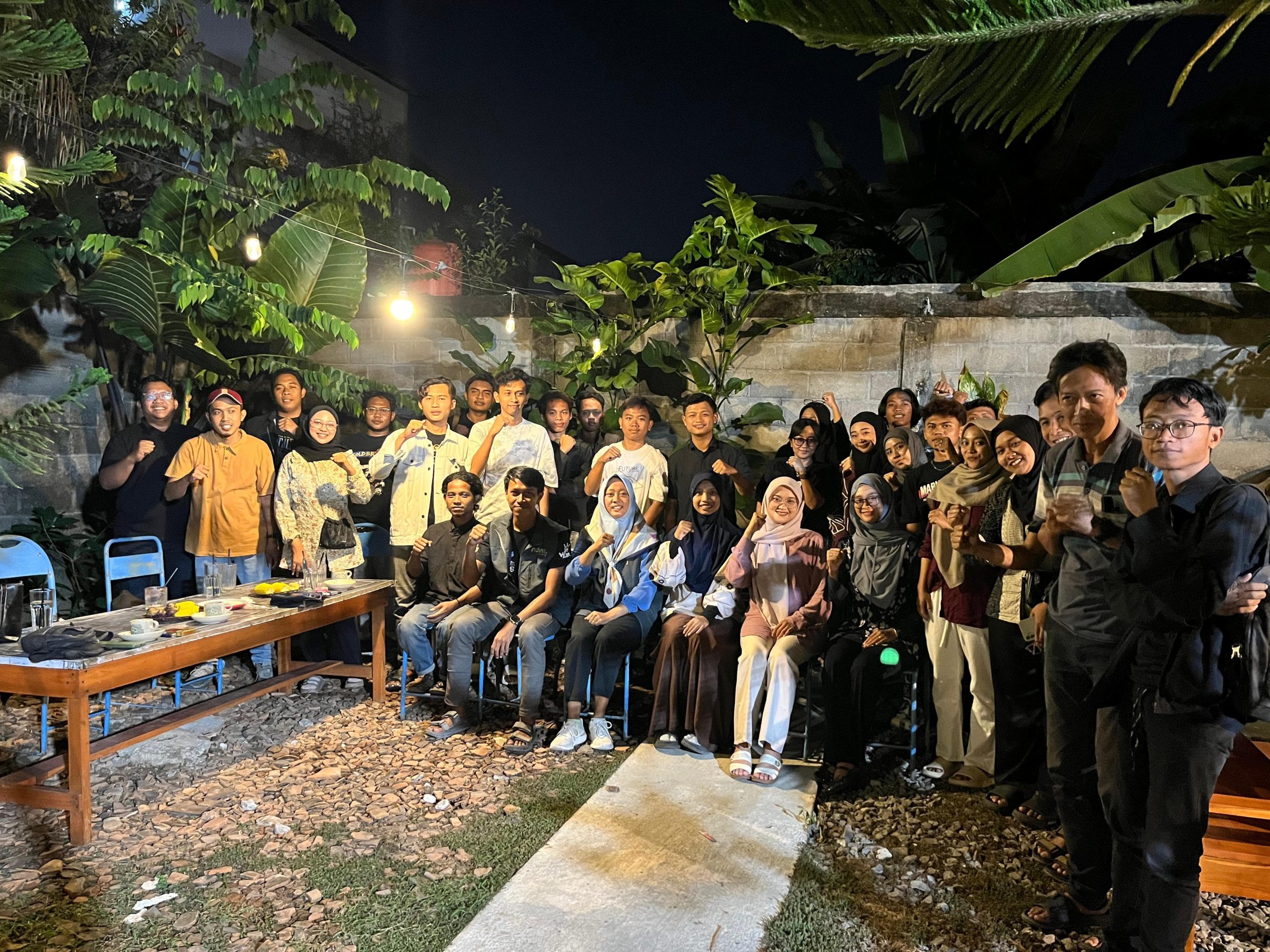 Kelola sampah.
