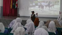 Literasi Digital untuk Remaja Bojonegoro.