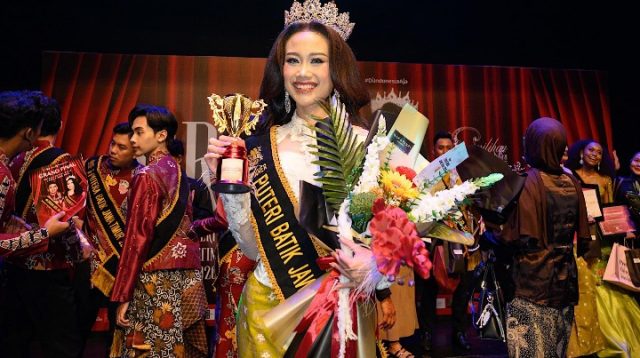Nabila juara putri batik jatim.