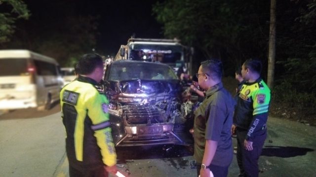 Mobil Alphard