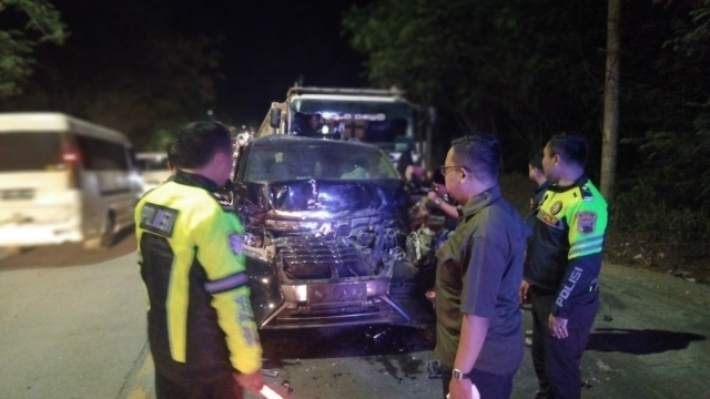 Mobil Alphard