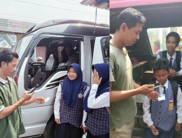 Angkutan pelajar gratis.