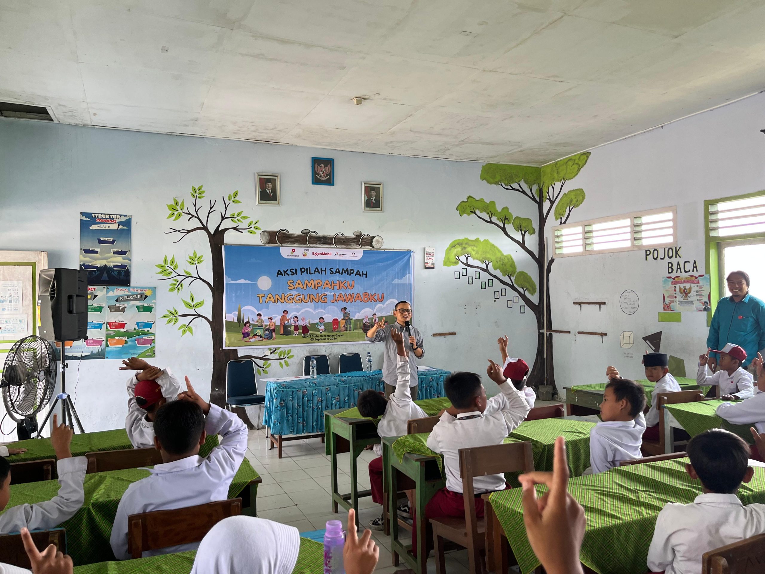 Edukasi sampah.