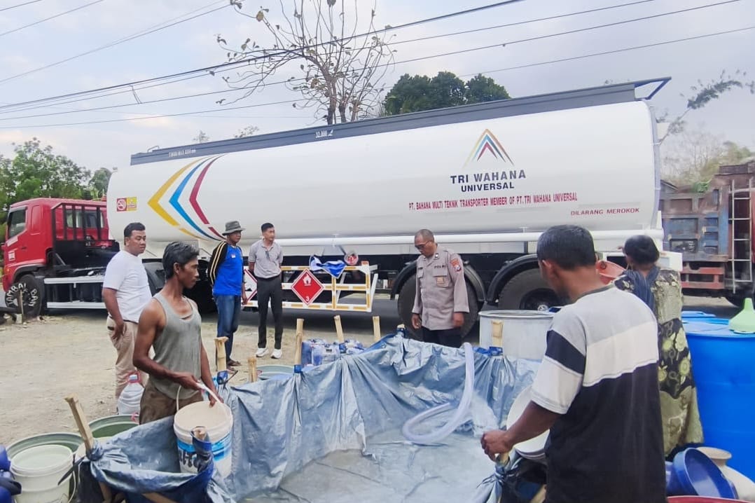 Salurkan air bersih.