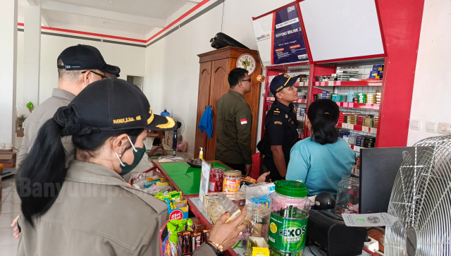 Tekan rokok ilegal