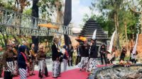 Kirab api abadi hari jadi bojonegoro.
