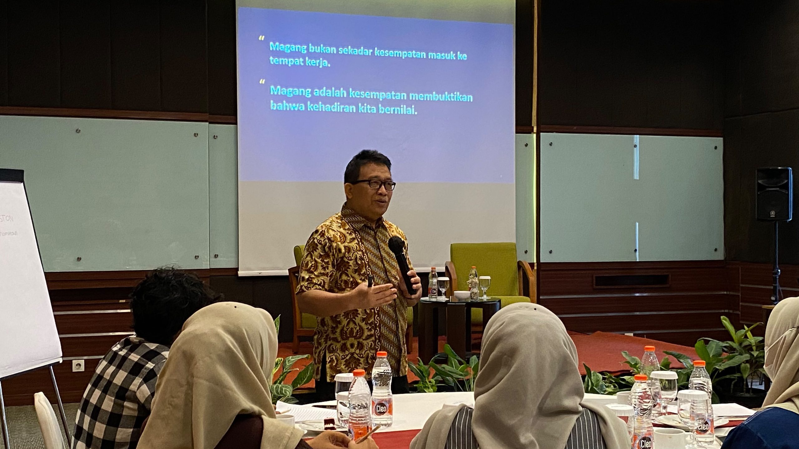 Program magang EMCL.