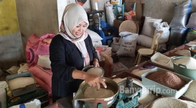 Pedagang beras © 2023 suarabanyuurip.com