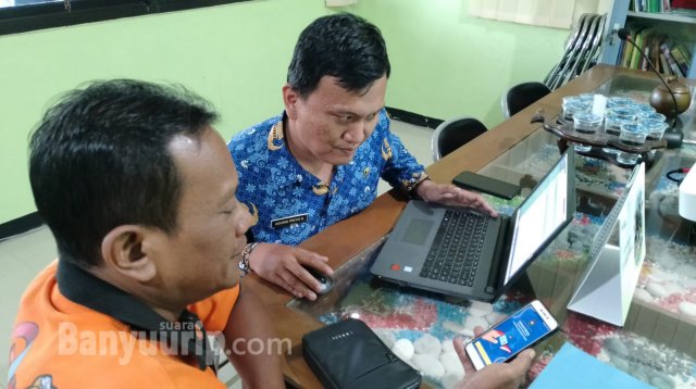 Petugas dukcapil Bojonegoro © 2023 suarabanyuurip.com